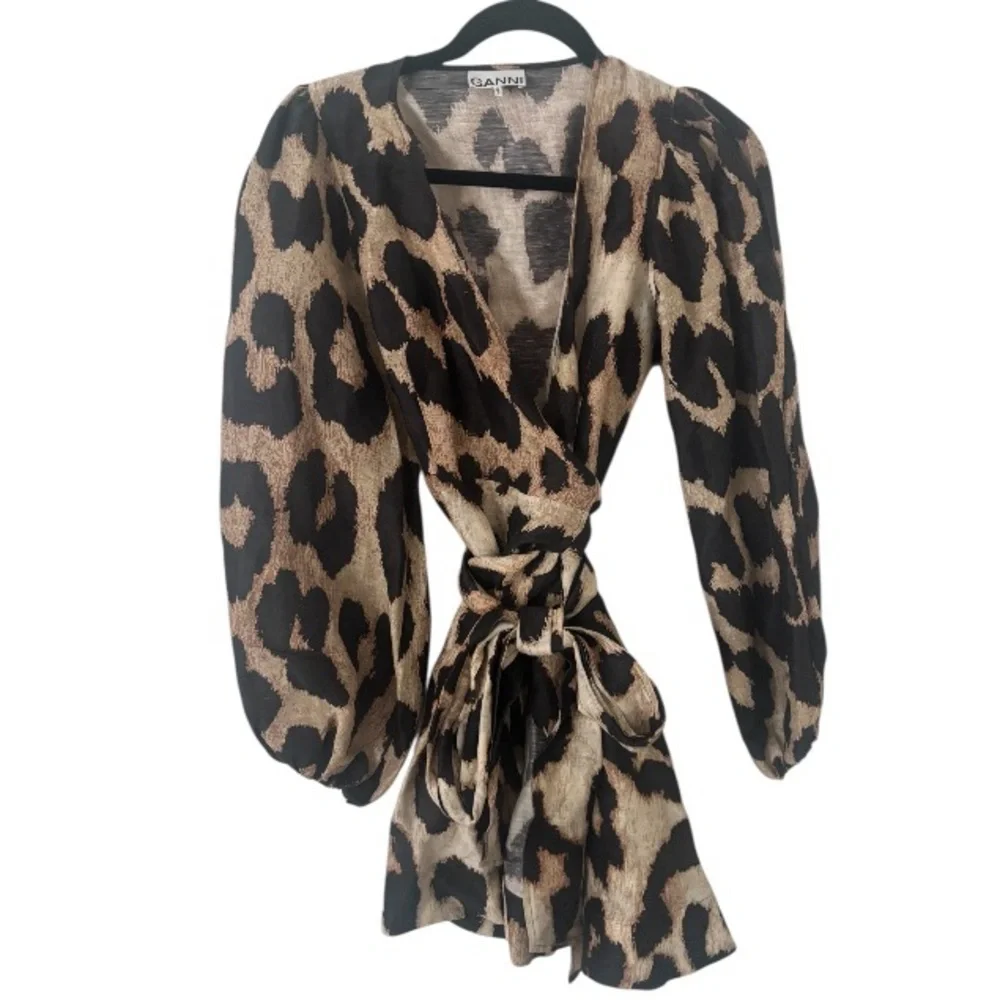 GANNI Leopard Print Silk Linen Mini Wrap Dress - Picture 2 of 4